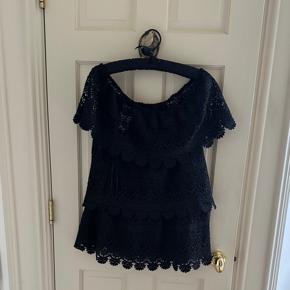 DRESSY, STRETCHY OFF SHOULDER BLACK TOP BY INTRIGUE-New Condition/XL - Picture 11 of 11